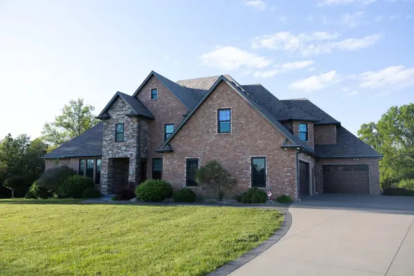 814 Lockport Drive, Centralia, MO 65240