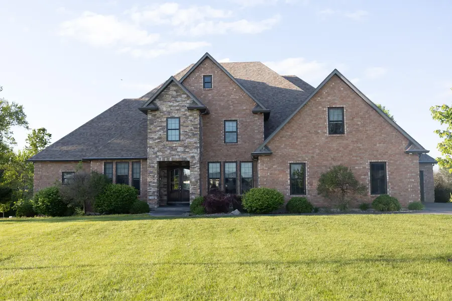 814 Lockport Drive, Centralia, MO 65240 - #2