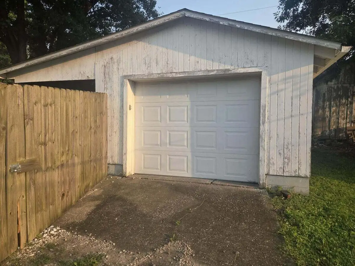 431 W Caldwell Street, Paris, MO 65275 - #1