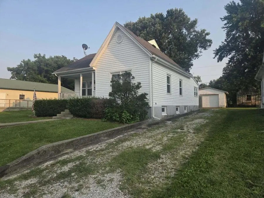 431 W Caldwell Street, Paris, MO 65275 - #2