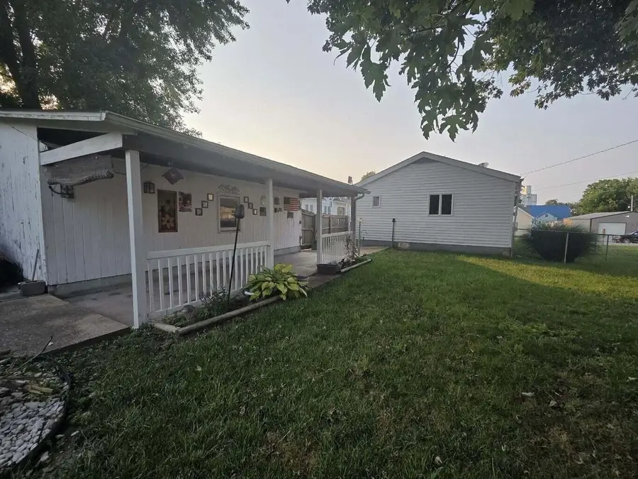 431 W Caldwell Street, Paris, MO 65275 - #3