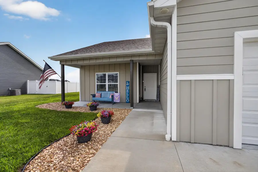 966 N Hickman Street, Centralia, MO 65240 - #3