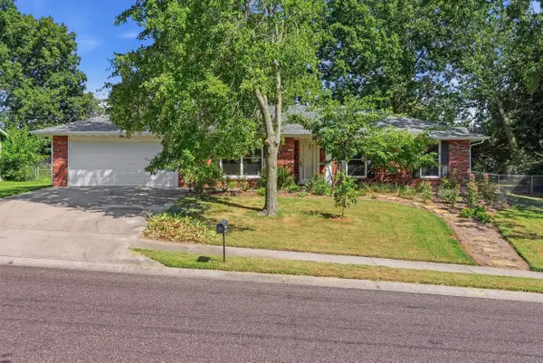 2612 Burrwood Drive, Columbia, MO 65203