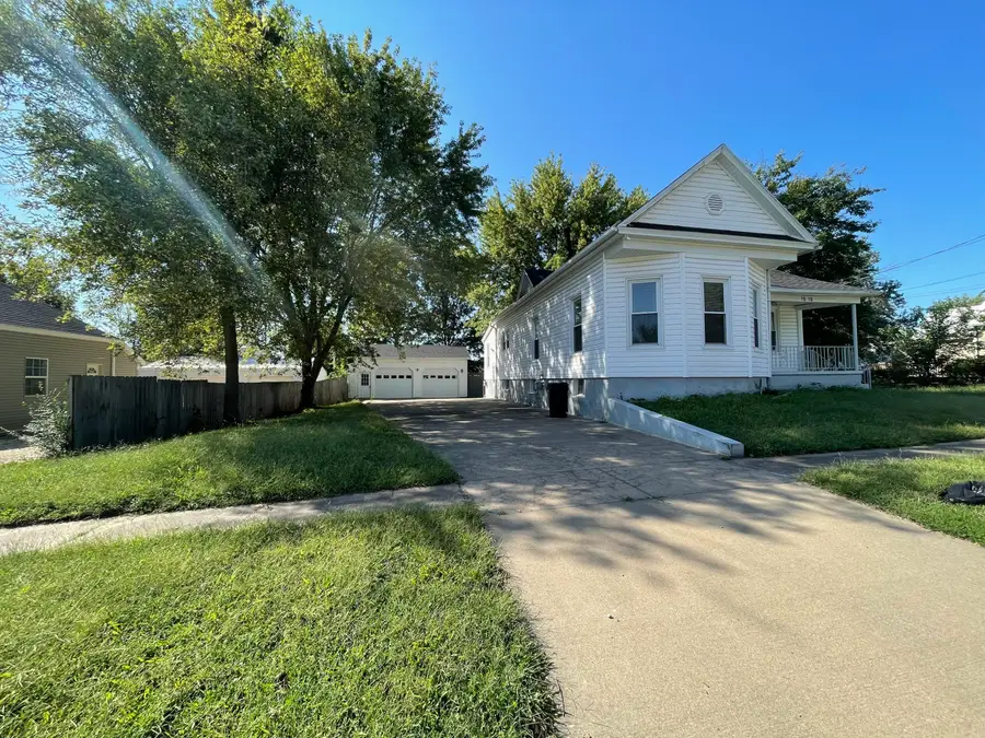 1010 E Jackson Street, Mexico, MO 65265 - #2