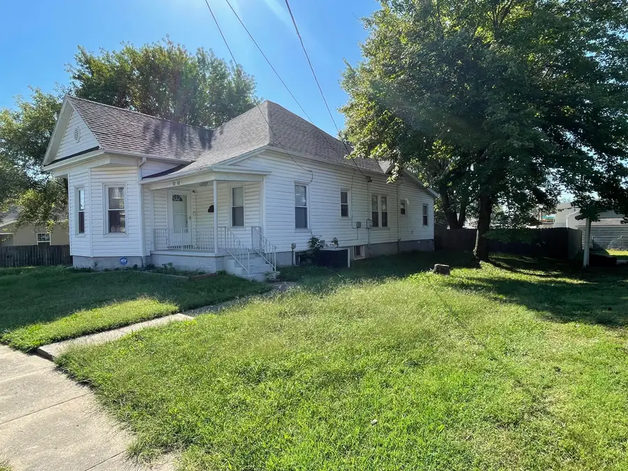 1010 E Jackson Street, Mexico, MO 65265 - #3