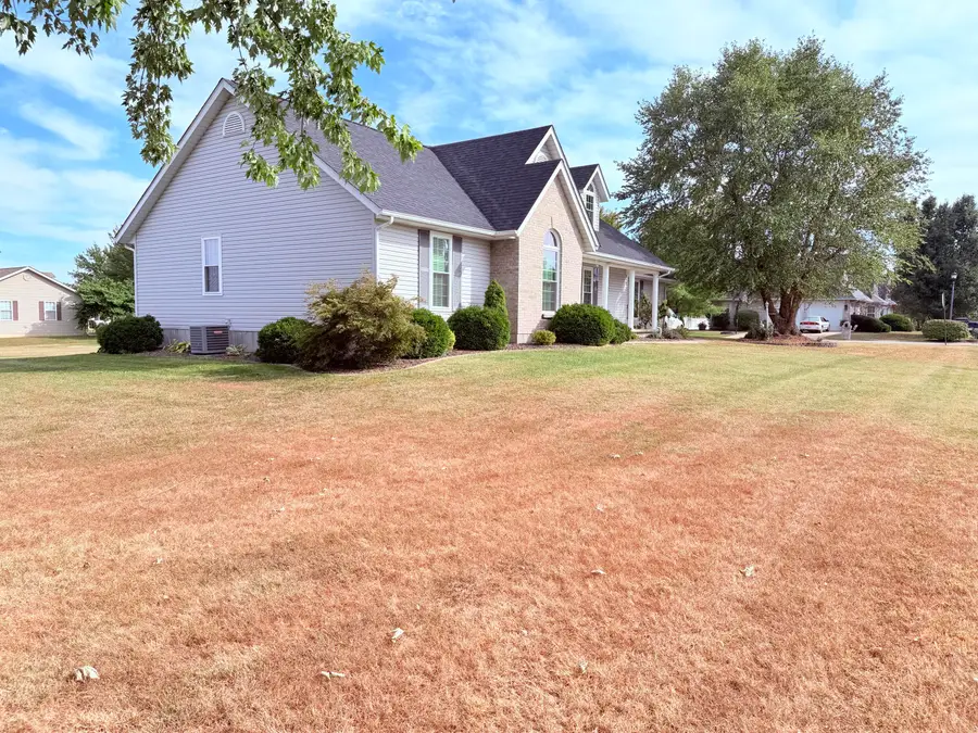 200 N Columbus Avenue, Montgomery City, MO 63361 - #2