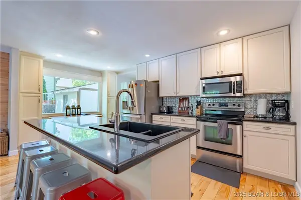 32 Lake Village Road S, Eldon, MO 65026