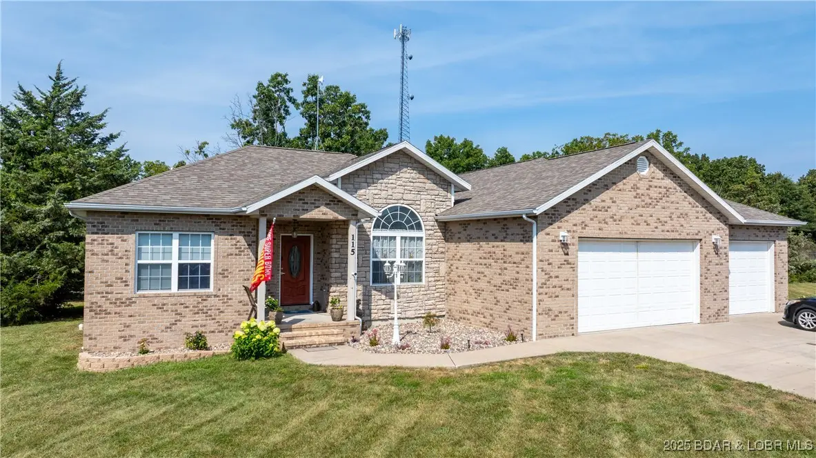 115 Twisted Oaks Drive, Camdenton, MO 65020 - Image #1