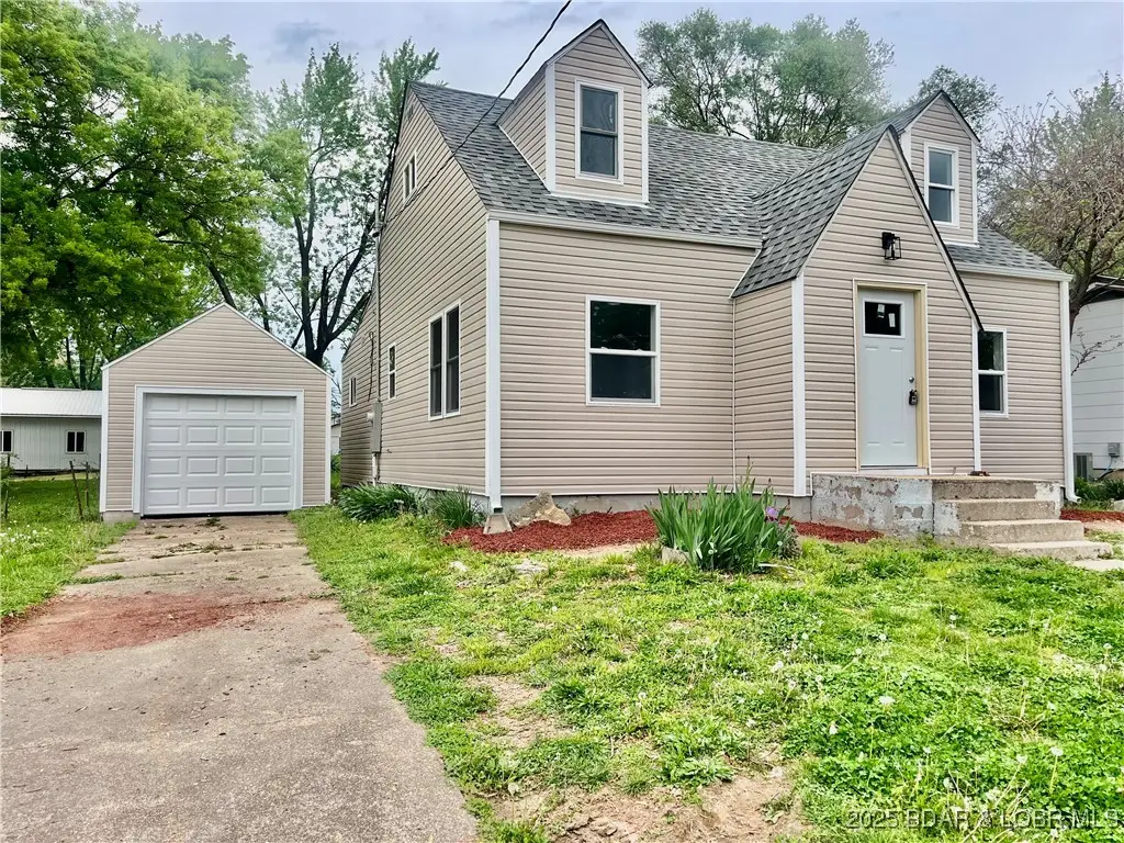 407 Cleveland Street, Versailles, MO 65084 - Image #1