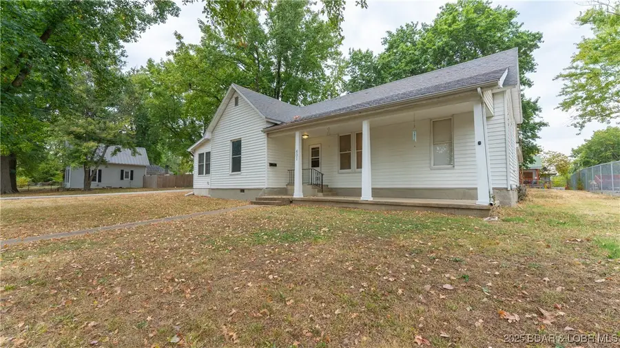 601 Mcnair Street, Versailles, MO 65084 - Image #2