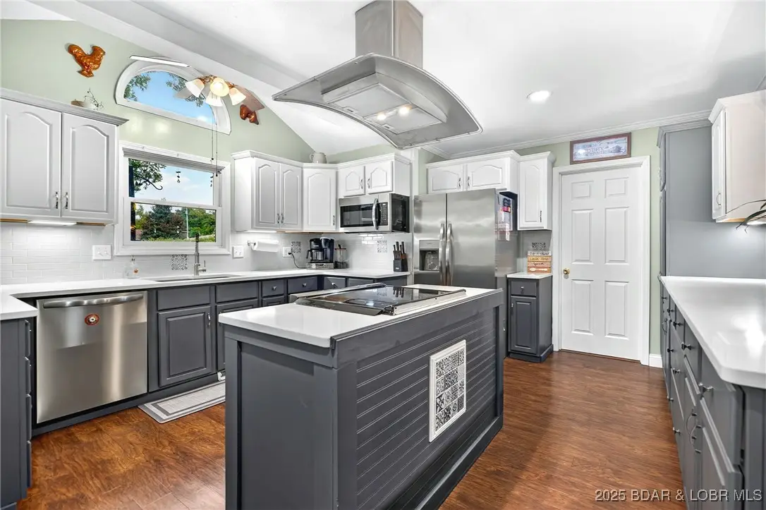 453 Graham Point, Camdenton, MO 65020 - Image #1