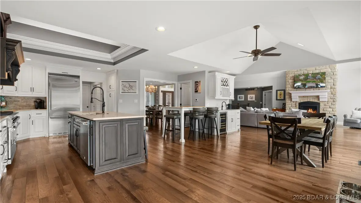 374 Lakeshore Drive, Lake Ozark, MO 65049 - #1