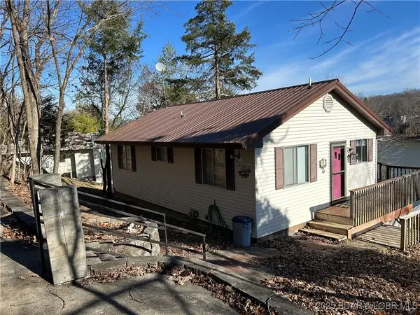 1015 Oak Knoll Road, Linn Creek, MO 65052