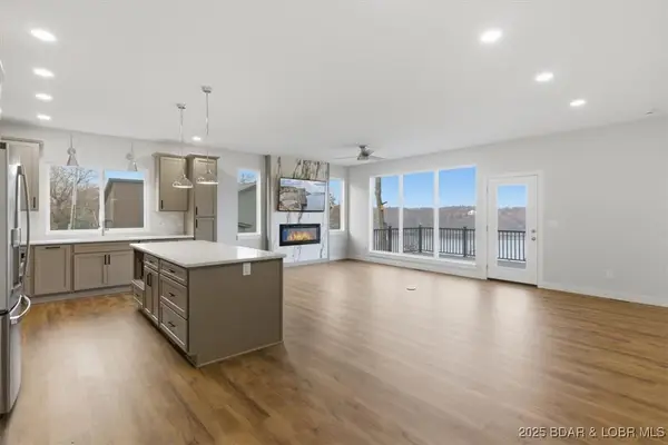 312 Woodland Point, Linn Creek, MO 65052