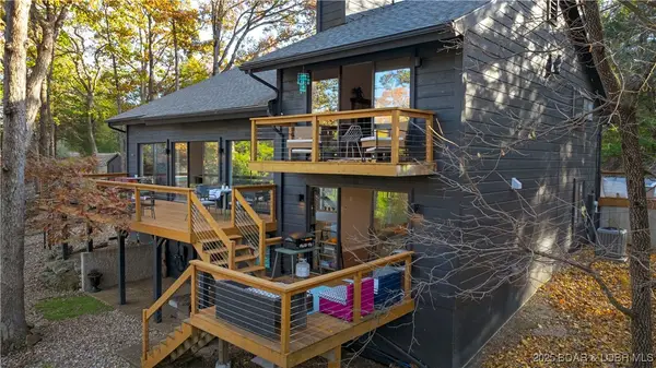 210 Black Hawk Terrace, Lake Ozark, MO 65049