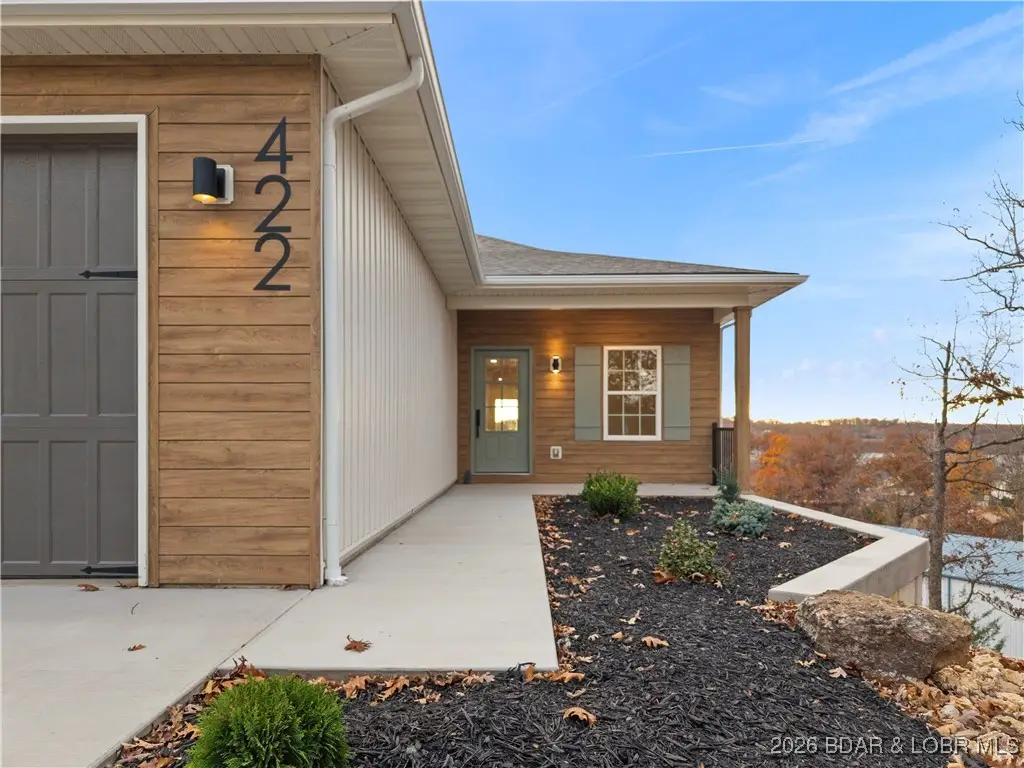 422 Outer Drive, Lake Ozark, MO 65049 - Image #1