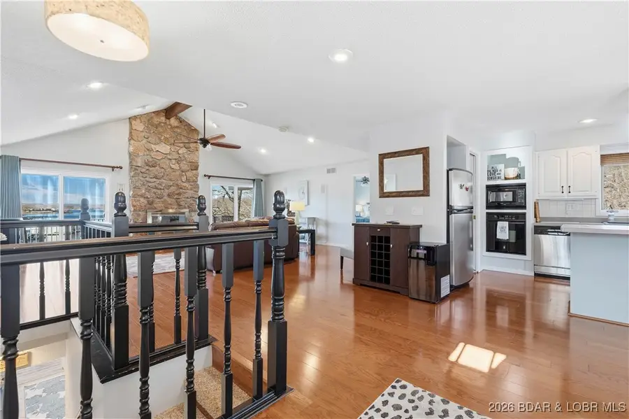 313 Imperial Point Drive, Village Of Four Seasons, MO 65049 - Image #3