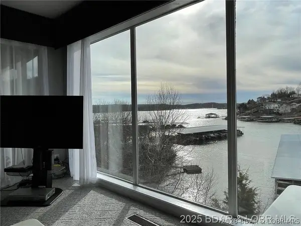 158 Regatta Bay Circle #2D, Lake Ozark, MO 65049