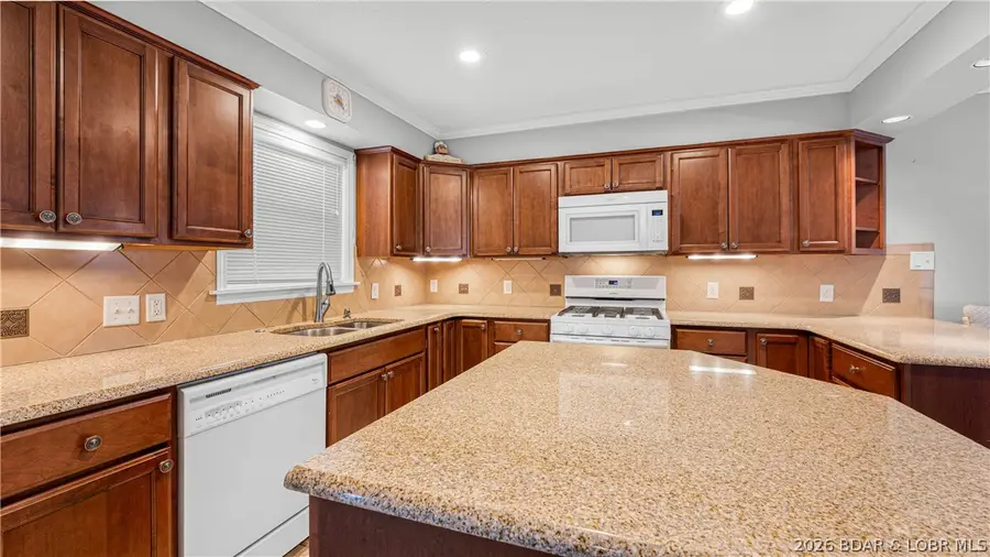 830 Shawnee View Drive, Sunrise Beach, MO 65079 - #2