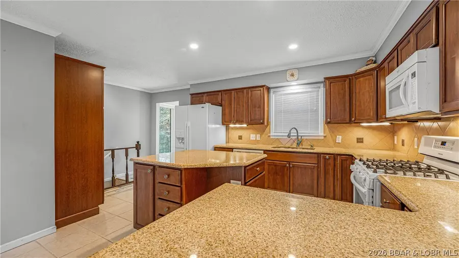 830 Shawnee View Drive, Sunrise Beach, MO 65079 - #3