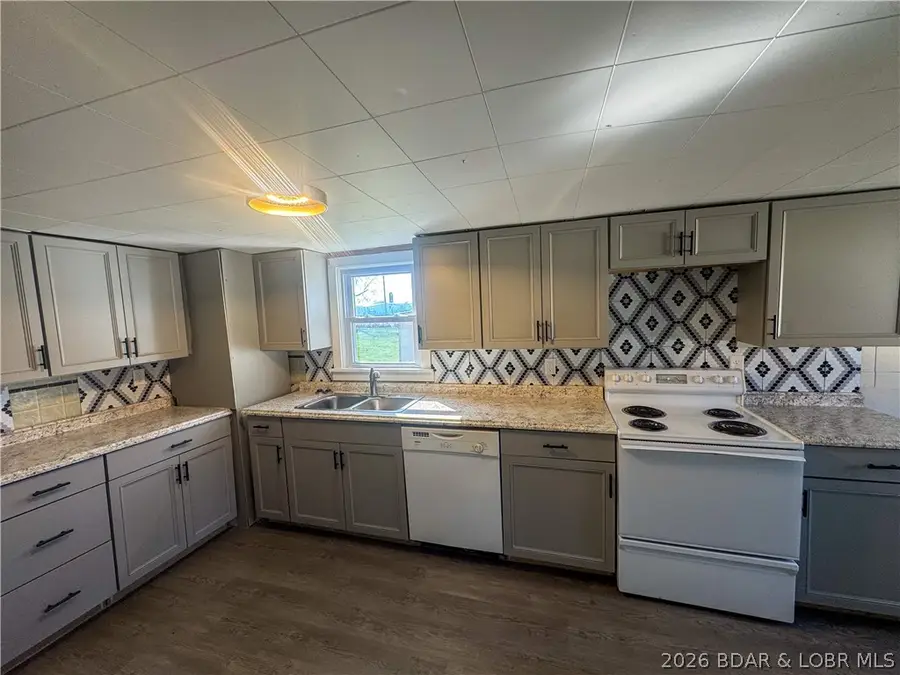 411 & 413 South Oak, Versailles, MO 65084 - #2