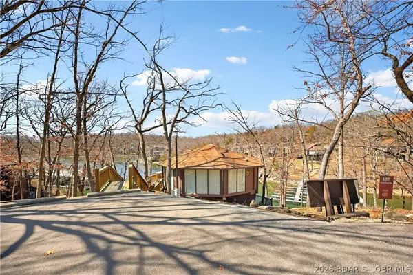 137 Tree Top Drive #7, Four Seasons, MO 65049