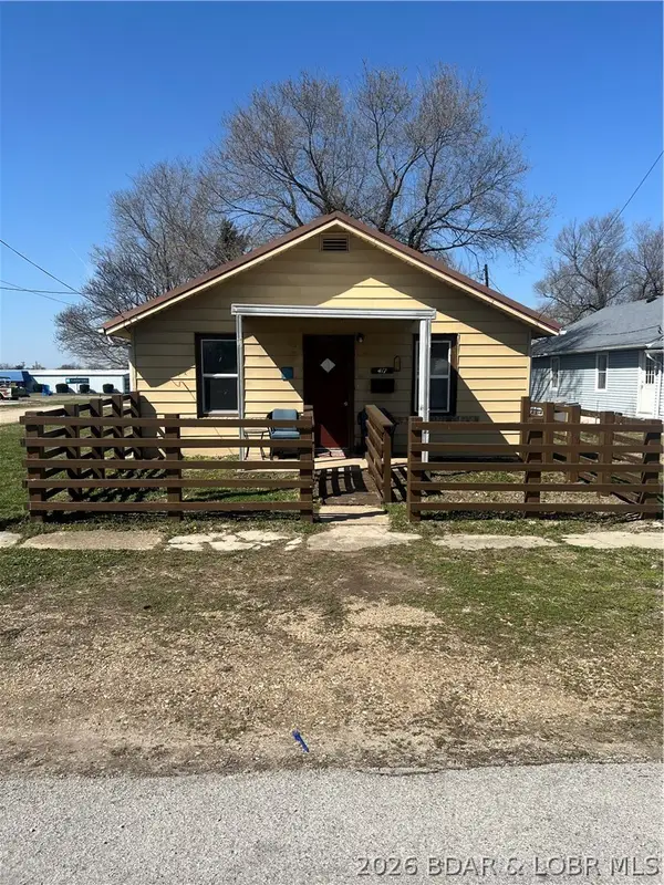 417 S. Oak, Versailles, MO 65084