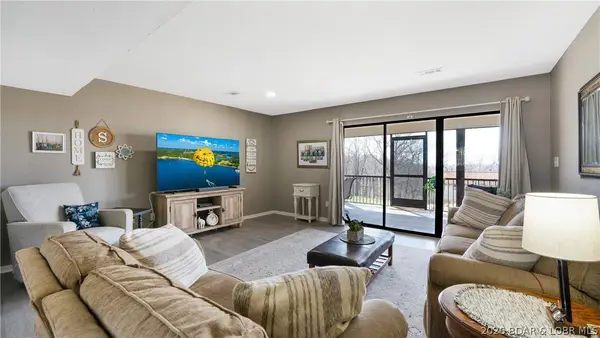 65 Laguna Dr #1B, Lake Ozark, MO 65049