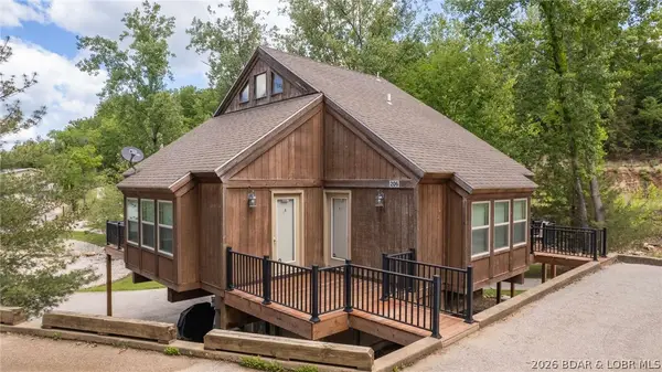 206 Yacht Club Landing Drive, Lake Ozark, MO 65049