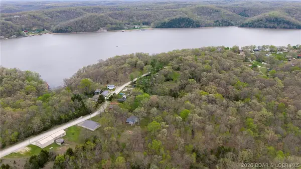 1318 Sagrada Road, Edwards, MO 65326