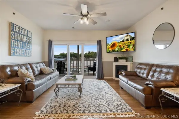 216 Lakeview Resort Blvd #1B, Sunrise Beach, MO 65079