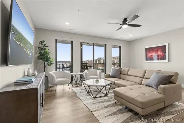 182 Vintage Drive #2F, Four Seasons, MO 65049