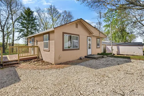 212 Beachwood Drive, Sunrise Beach, MO 65079