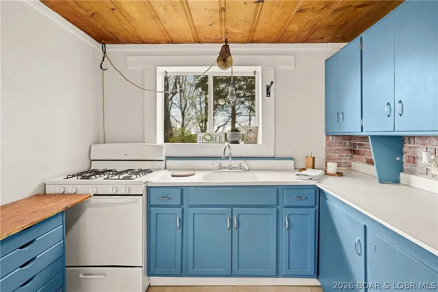 212 Beachwood Drive, Sunrise Beach, MO 65079 - #3