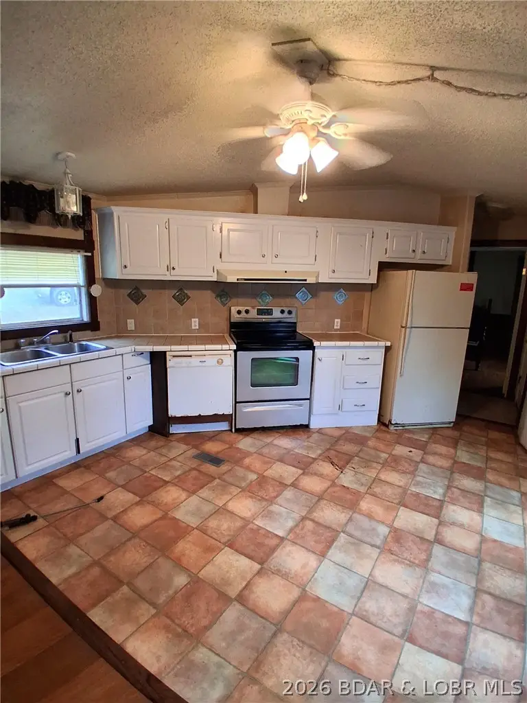 483 Mcneil Drive, Climax Springs, MO 65324 - #3