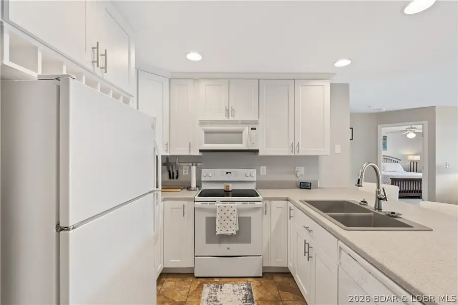 708 Clearwater Drive #1H, Camdenton, MO 65020 - #3