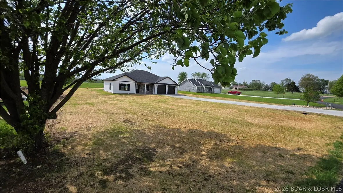 4 Wilhelm Dr, Versailles, MO 65084 - #1