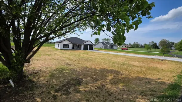 4 Wilhelm Dr, Versailles, MO 65084