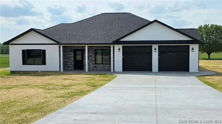 4 Wilhelm Dr, Versailles, MO 65084 - #2