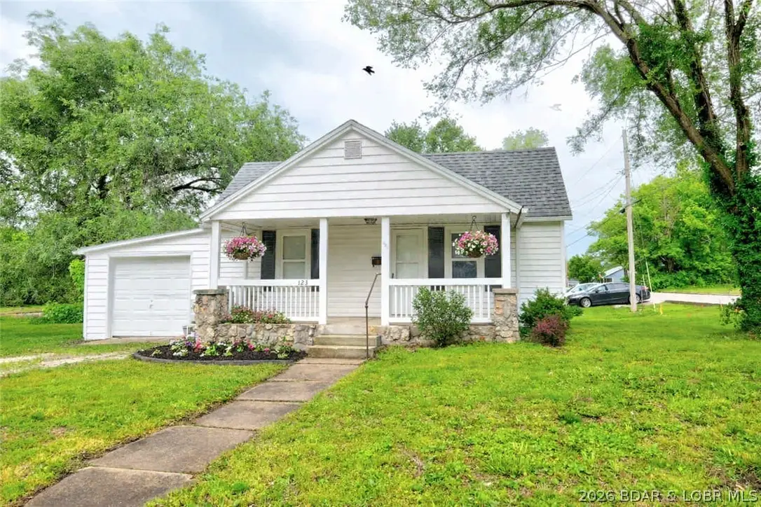 123 N. Grand Avenue, Eldon, MO 65026 - #1