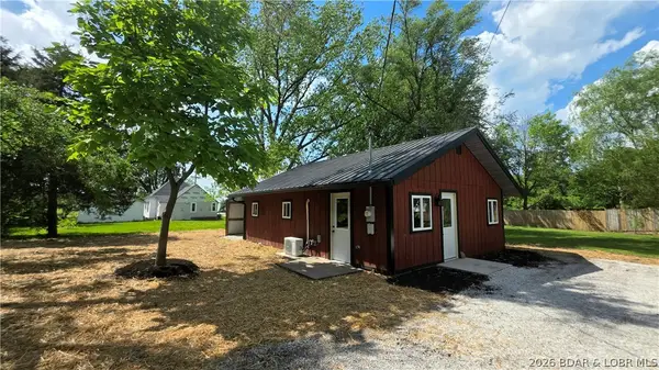 205 S Maple St, Versailles, MO 65084