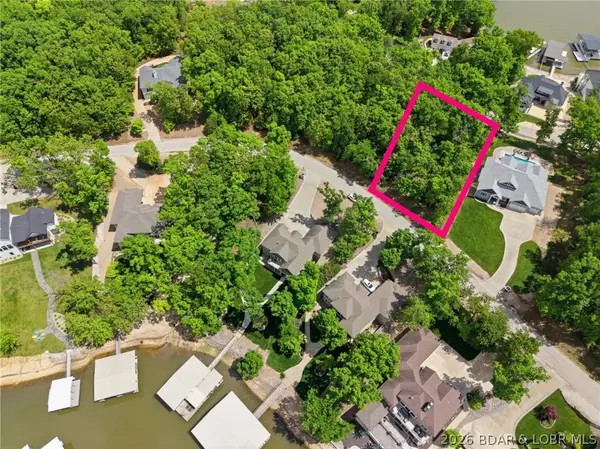 1697 Via Appia Road, Sunrise Beach, MO 65079