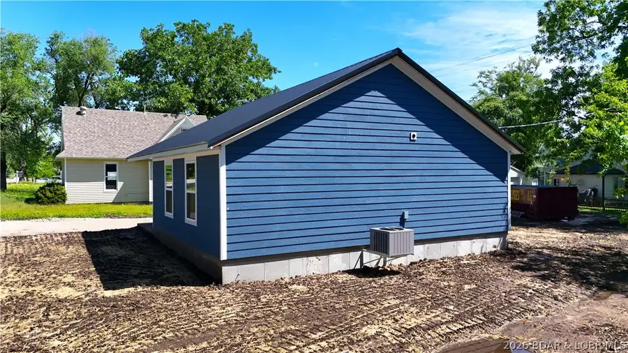 208 S Grand Avenue, Eldon, MO 65026 - #3
