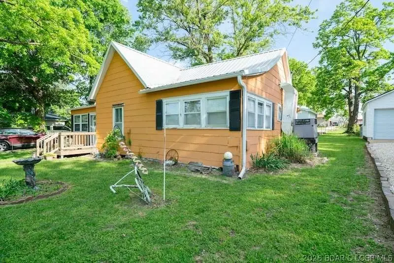 105 W Green Street, Versailles, MO 65084 - #3