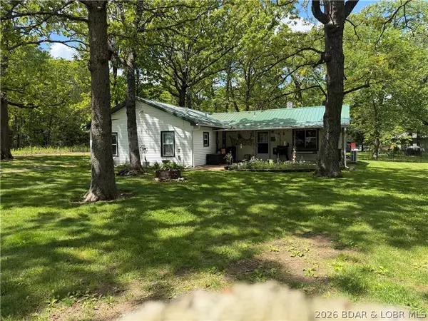 15887 County Rd 18, Quincy, MO 65735