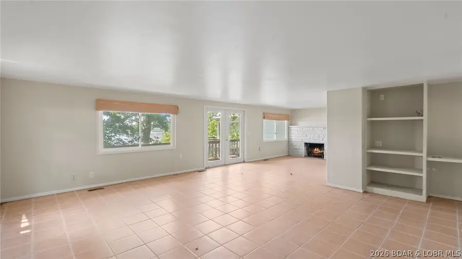 1063 Singing Oaks Drive, Sunrise Beach, MO 65079 - #2