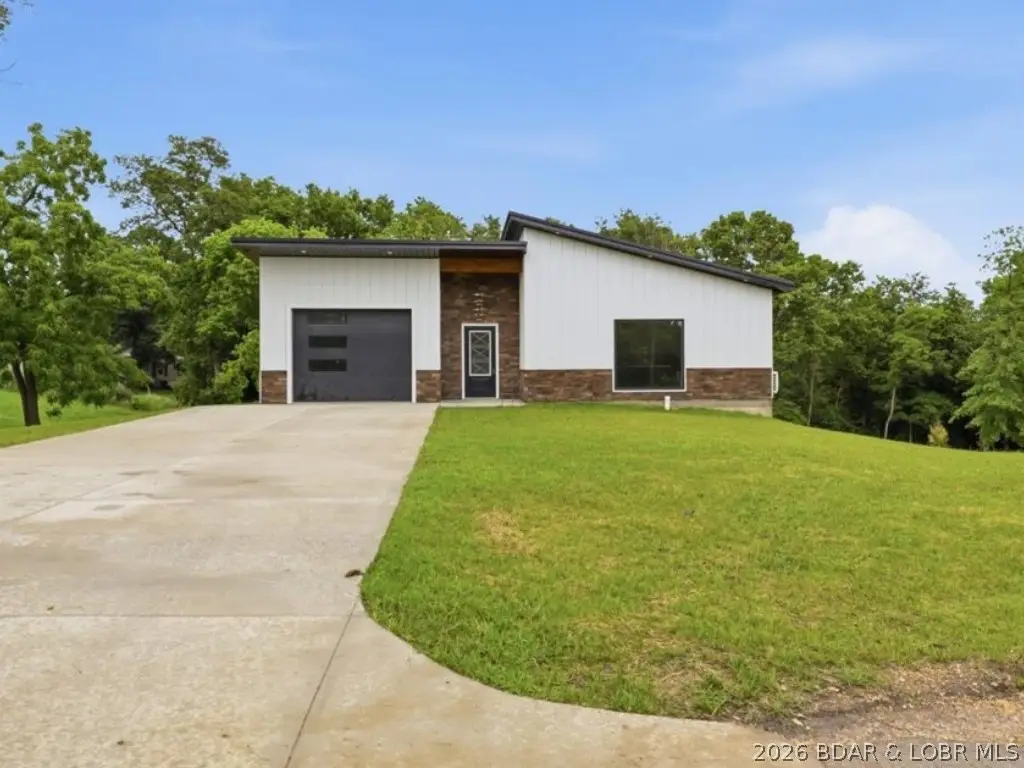 405 East Lafayette Street, Versailles, MO 65084 - #1