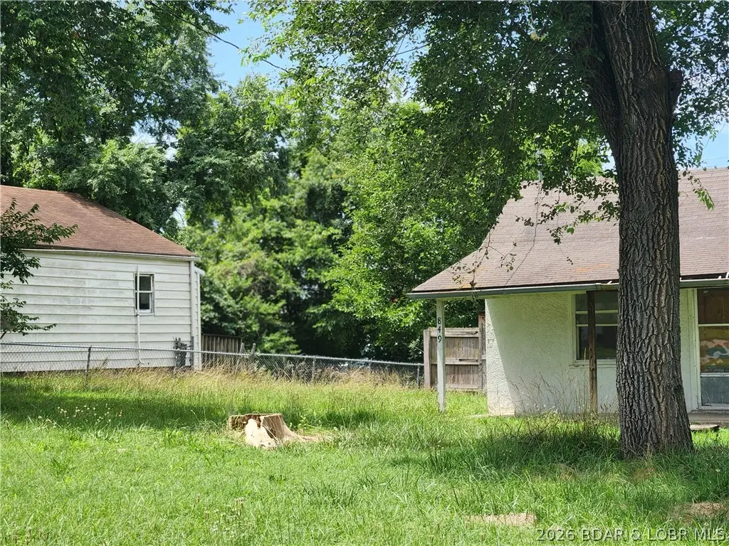 849/853 W Park Manor Blvd, Lebanon, MO 65536 - #1