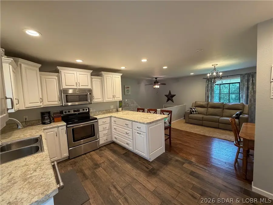 12777 Oak Leaf Dr, Versailles, MO 65084 - #2