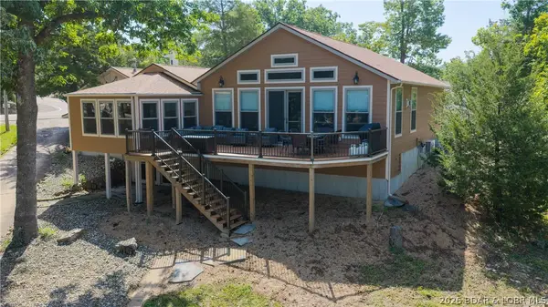 39 Outer Point, Lake Ozark, MO 65049